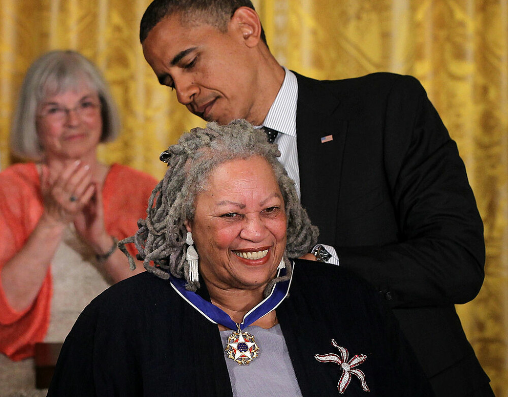 Scriitoarea Toni Morrison a murit. A fost prima femeie de culoare laureată cu premiul Nobel - Imaginea 3