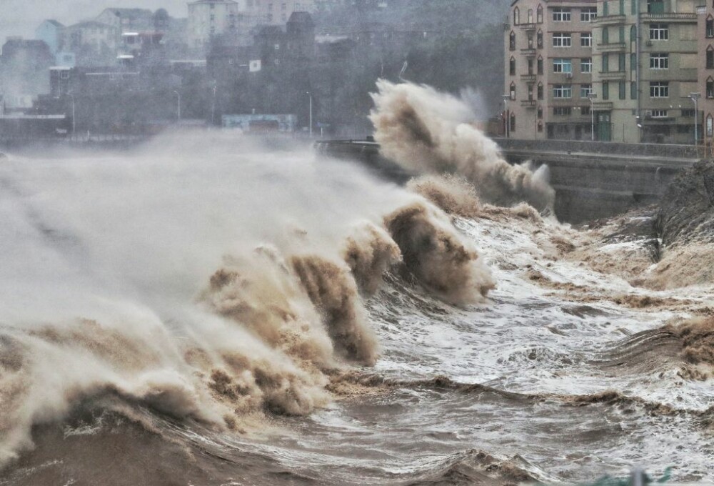 Taifunul Lekima face ravagii în China. Sunt 13 morți și 16 dispăruți. VIDEO - Imaginea 1
