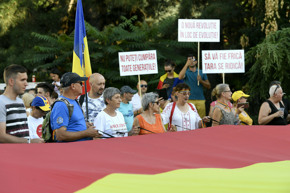 GALERIE FOTO cu protestul de pe 10 august din Piața Victoriei - Imaginea 7