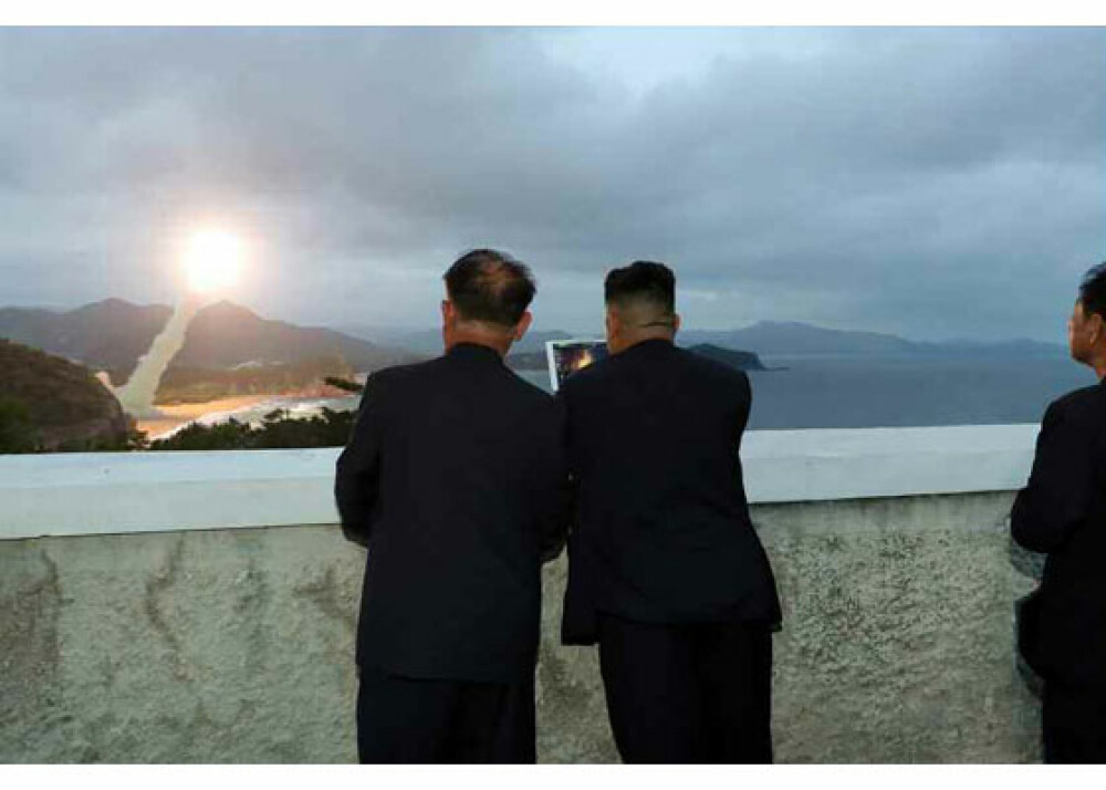Coreea de Nord a lansat 2 rachete balistice în Marea Japoniei - Imaginea 4