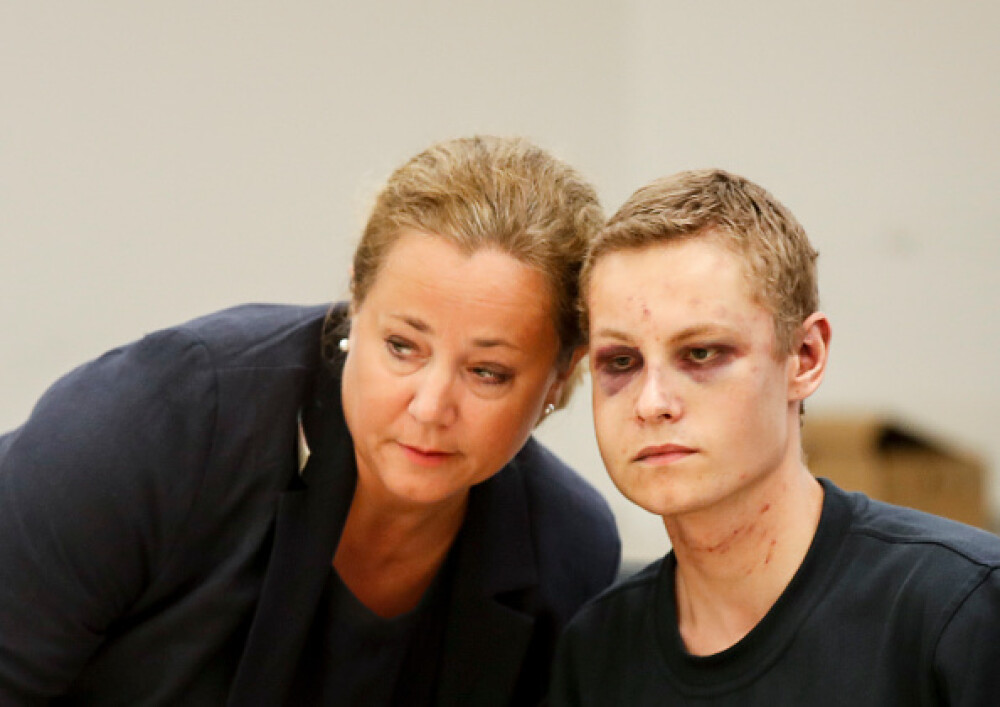 Atacatorul din Oslo a apărut la tribunal cu ochii vineți și zgârieturi pe faţă. FOTO - Imaginea 2