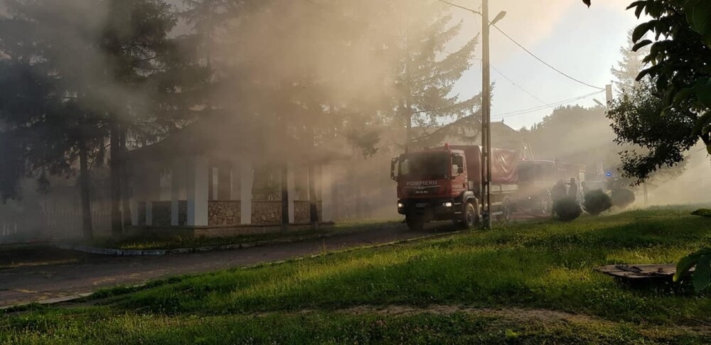 Incendiu puternic la mănăstirea Agafton din Botoșani - Imaginea 3