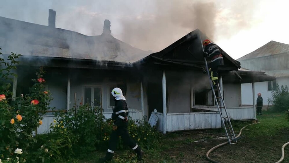 Incendiu puternic la mănăstirea Agafton din Botoșani - Imaginea 5