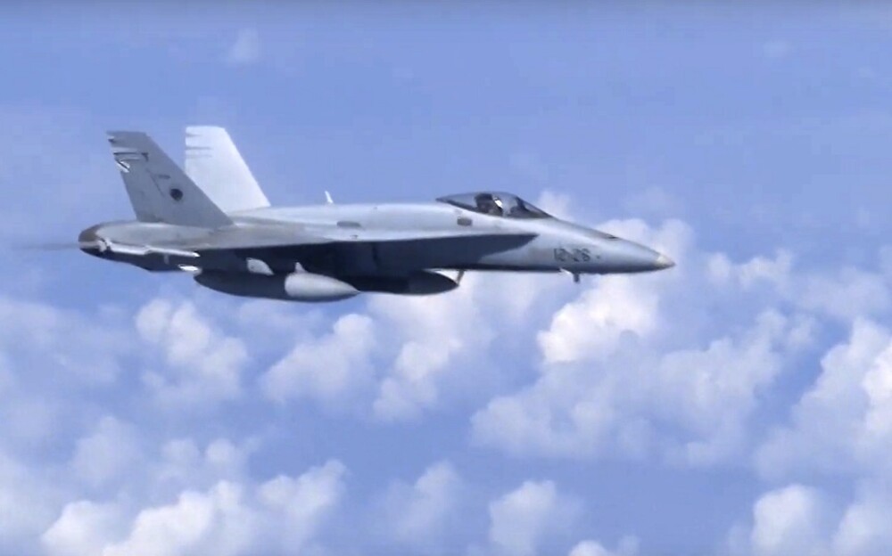 Un avion de vânătoare NATO s-a apropiat de aeronava ministrului rus al Apărării - Imaginea 2