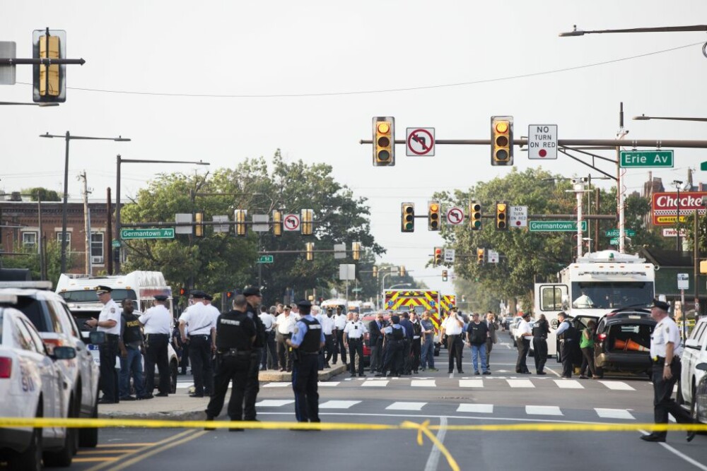 Mai mulți polițiști au fost răniți, în Philadelphia, în urma unui schimb de focuri - Imaginea 3
