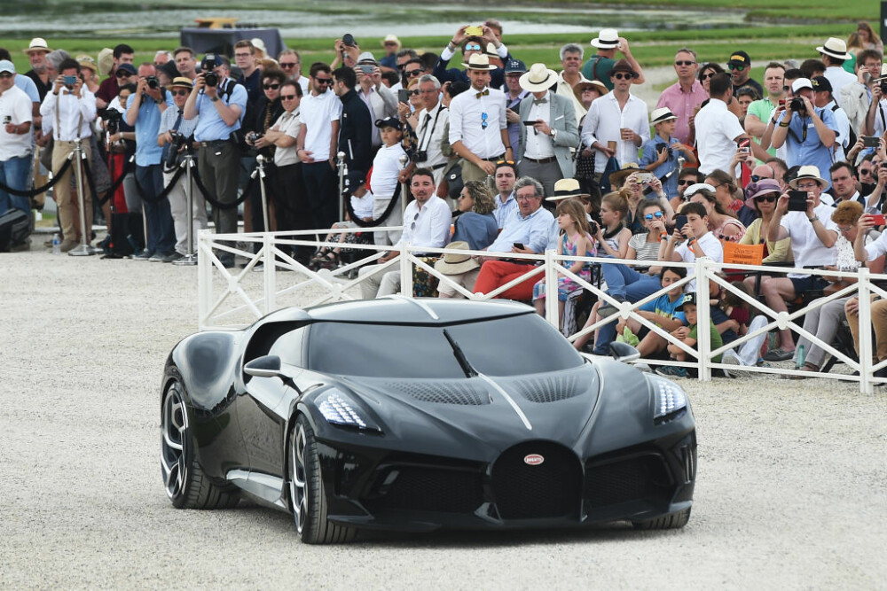 Cea mai scumpă mașină din istorie. Noul model Bugatti, cumpărat cu 16.800.000 €. FOTO - Imaginea 1