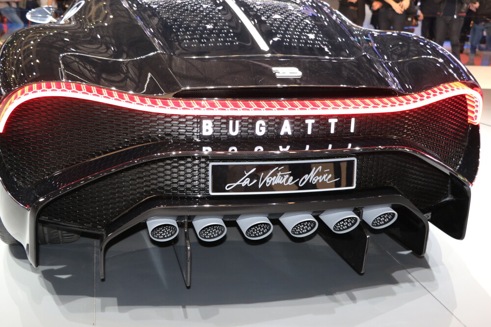 Cea mai scumpă mașină din istorie. Noul model Bugatti, cumpărat cu 16.800.000 €. FOTO - Imaginea 4