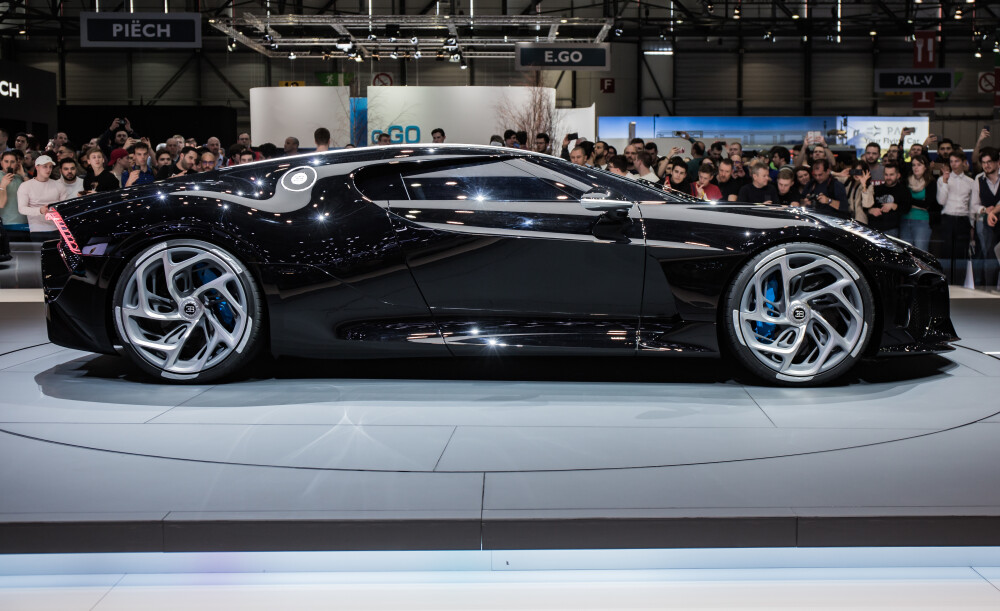 Cea mai scumpă mașină din istorie. Noul model Bugatti, cumpărat cu 16.800.000 €. FOTO - Imaginea 5