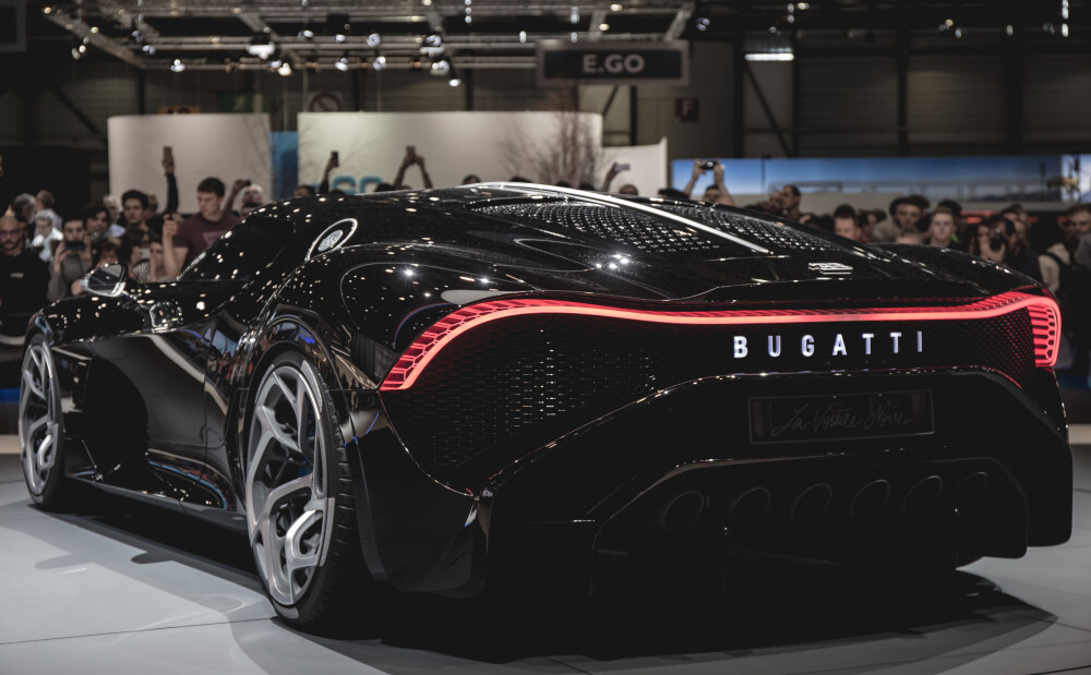 Cea mai scumpă mașină din istorie. Noul model Bugatti, cumpărat cu 16.800.000 €. FOTO - Imaginea 11