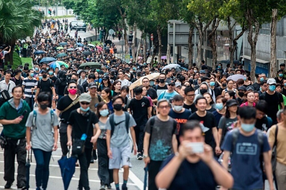 Mii de profesori, în stradă la Hong Kong. Armata chineză poate interveni oricând - Imaginea 1