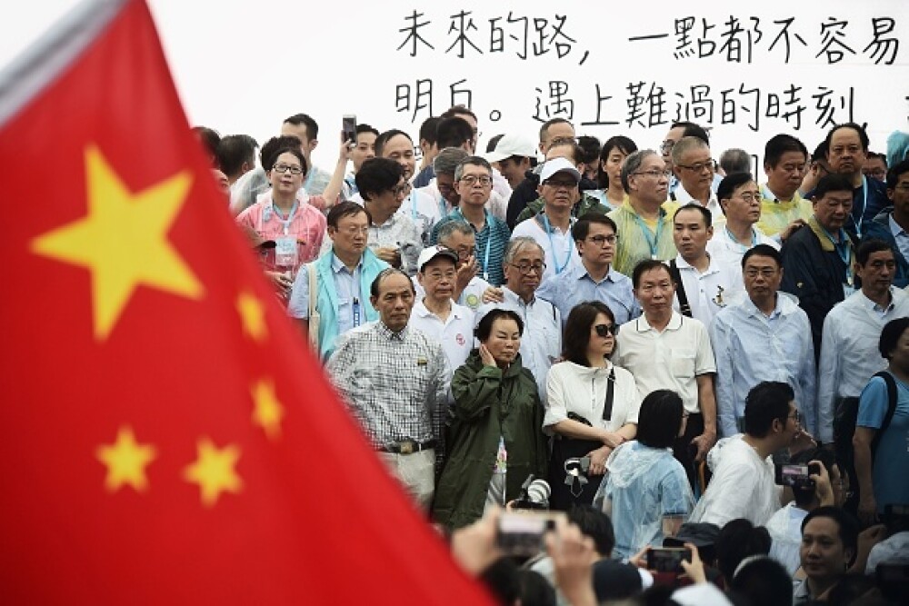 Mii de profesori, în stradă la Hong Kong. Armata chineză poate interveni oricând - Imaginea 5