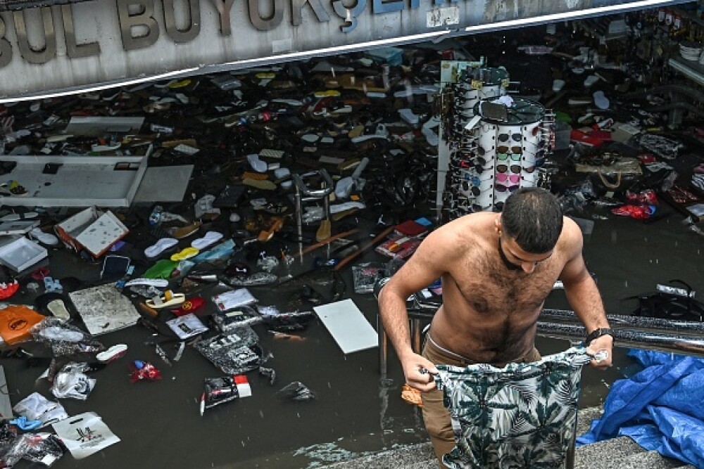 Scene apocaliptice în Istanbul. Inundații masive au paralizat orașul - Imaginea 11