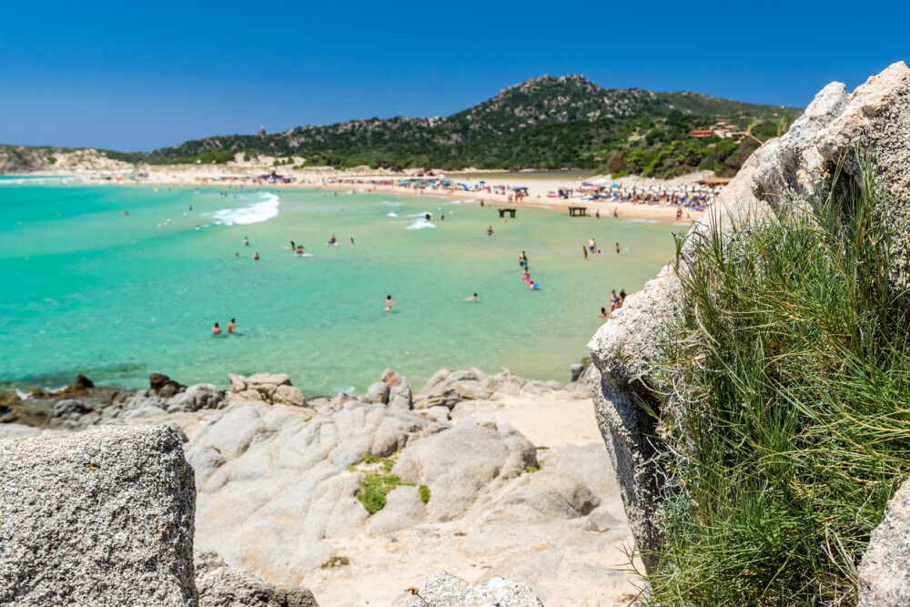 Un cuplu riscă 6 ani de închisoare, după ce a furat nisip de pe o populară plajă din Italia - Imaginea 3