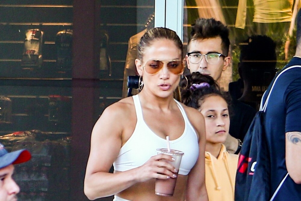 Jennifer Lopez a întors toate privirile, la sala de sport. Cum arată la 50 de ani. FOTO - Imaginea 7