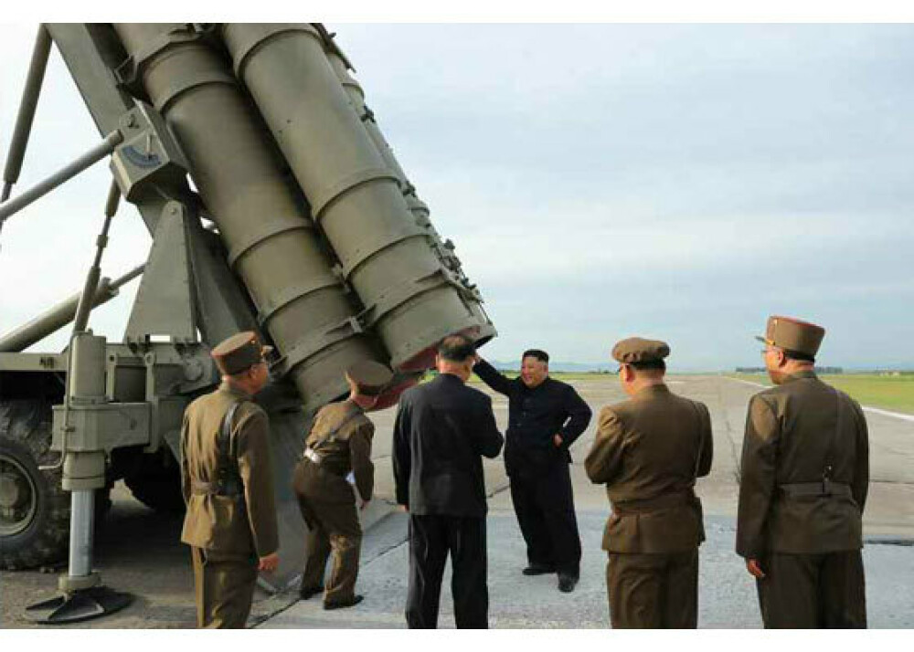 Coreea de Nord plănuieşte să atace SUA cu rachete nucleare lansate de pe submarine - Imaginea 15
