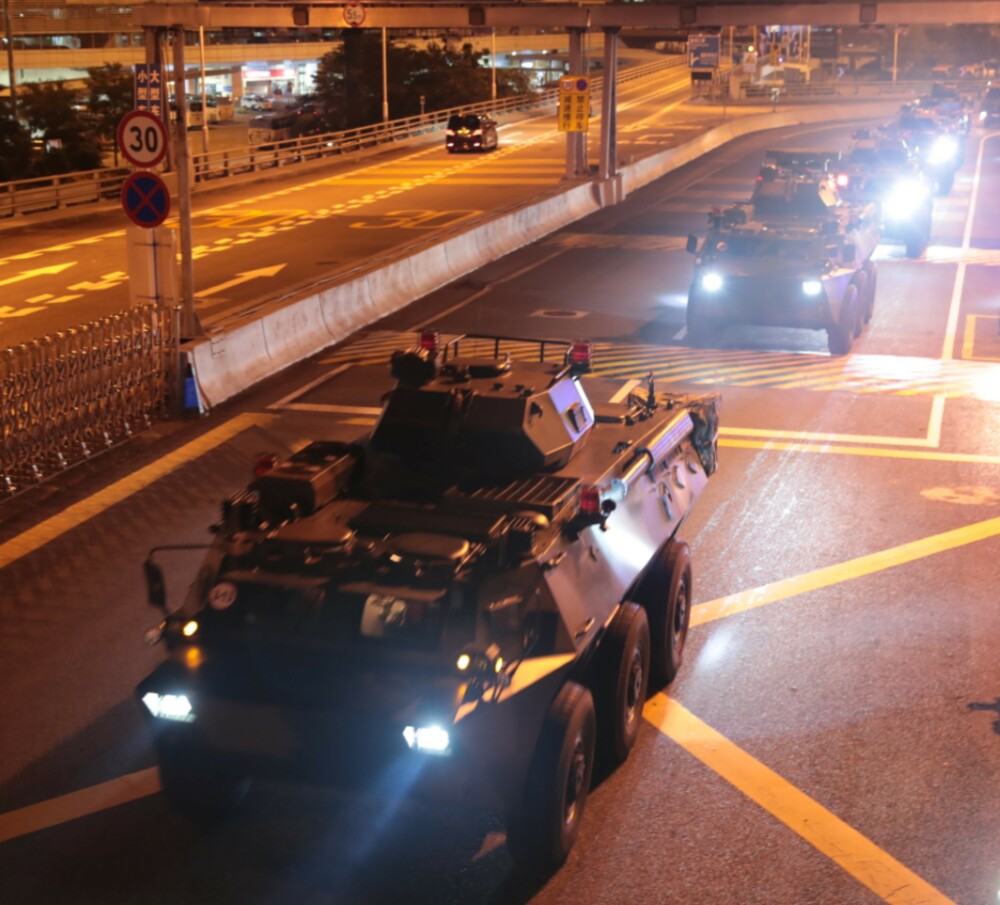 Temeri privind o intervenție a armatei Chinei în Hong Kong. Imaginile surprinse de martori - Imaginea 1