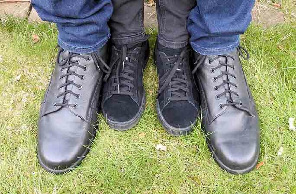 Un adolescent de 16 ani are cele mai lungi tălpi din lume. Ce mărime are la pantofi. GALERIE FOTO - Imaginea 2
