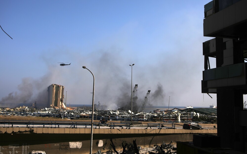 Imaginile dezastrului din Beirut. Stare de urgență în capitala Libanului după explozie. GALERIE FOTO - Imaginea 14