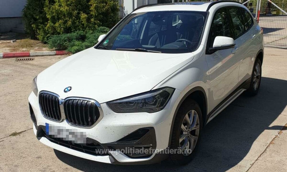Un român a închiriat un BMW de 43.000 € și nu l-a mai dus înapoi. Ce au găsit polițiștii în rucsacul fiicei sale - Imaginea 1