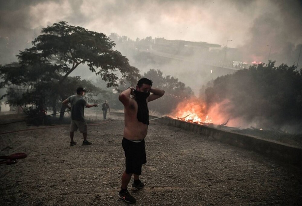 „Aerul era irespirabil, am crezut că murim cu uşile închise”. Mărturia unei românce din Atena, devastată de incendii - Imaginea 8
