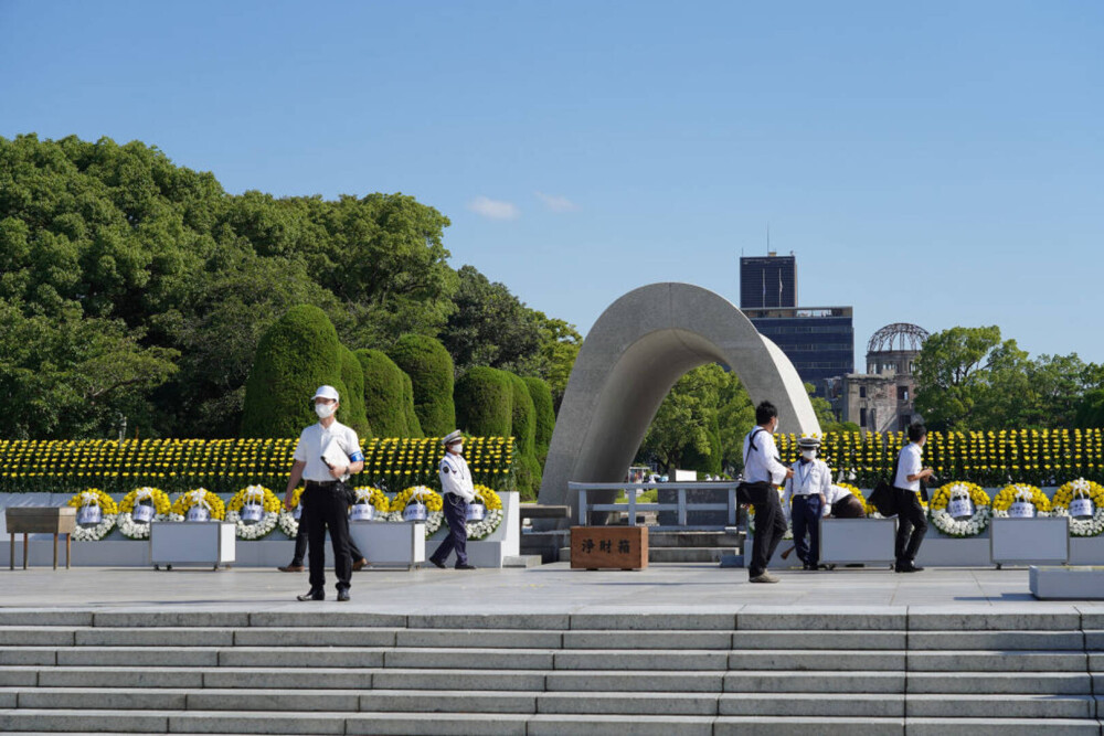 Japonia comemorează 76 de ani de la bombardamentul atomic de la Hiroshima. Publicul larg a fost exclus de la ceremonie - Imaginea 6