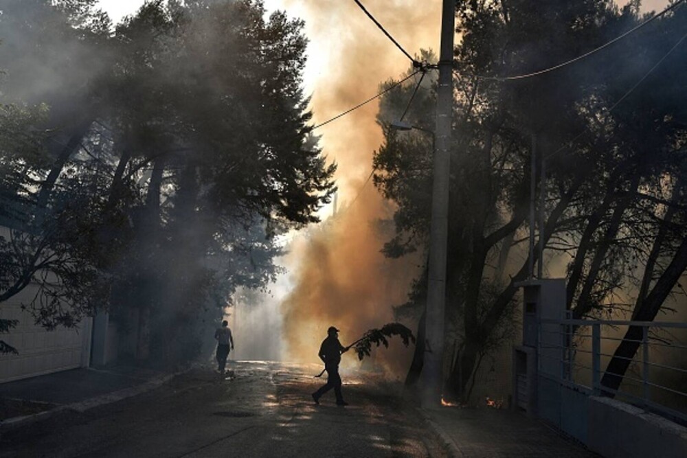 Imagini de coșmar în Grecia, transformată într-un imens cuptor. Corespondență Știrile PRO TV din Atena - Imaginea 4