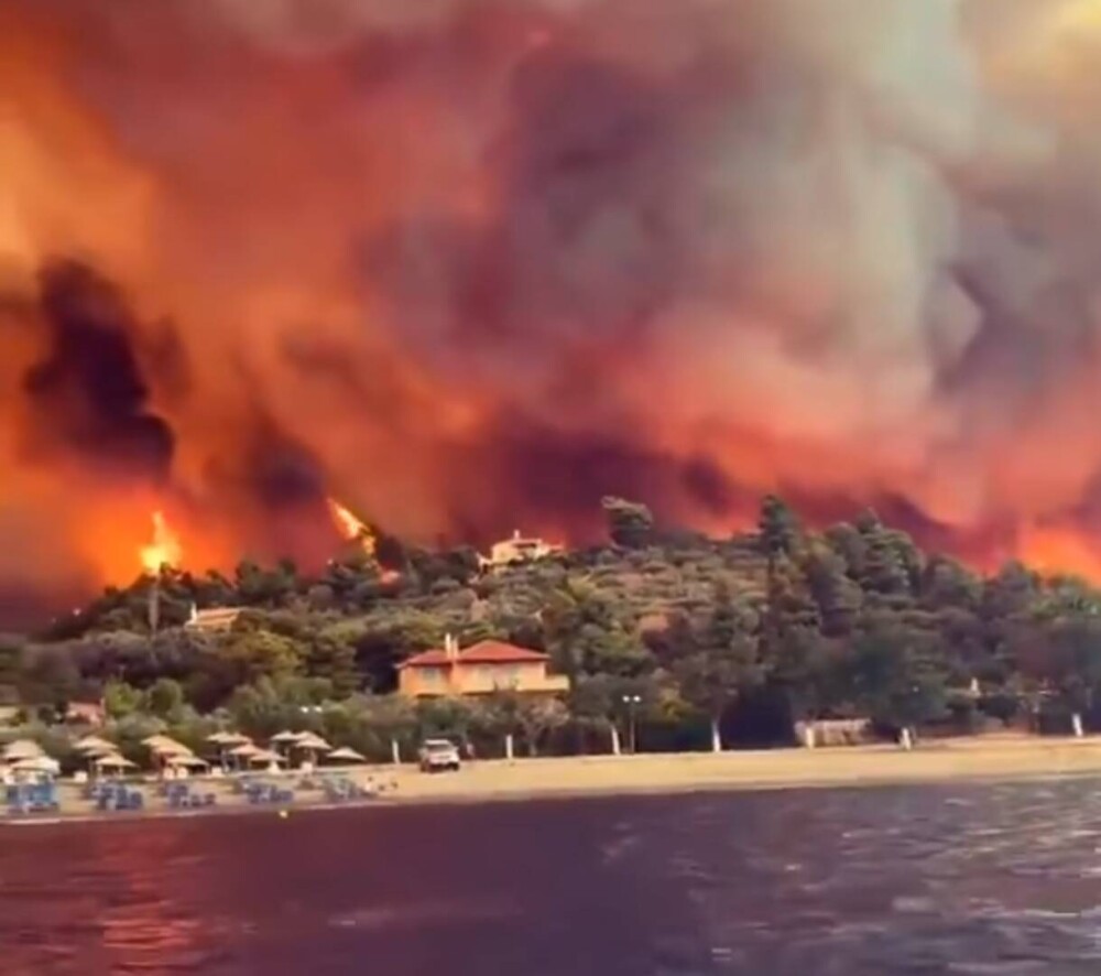 Insula Evia din Grecia, cuprinsă de flăcări uriașe. Sunt cel puțin 55 de focare active. FOTO & VIDEO - Imaginea 7