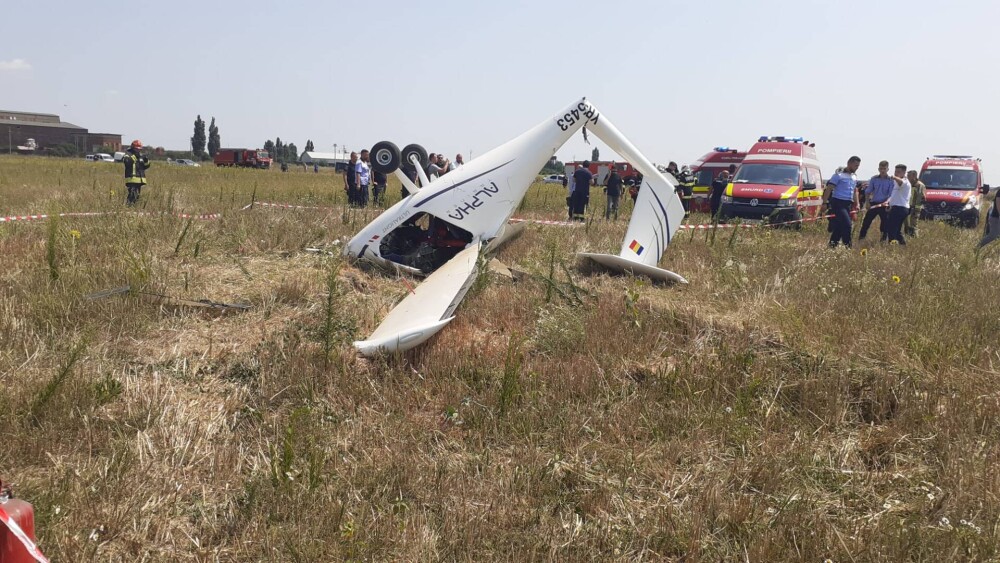 Un avion ușor s-a prăbușit în Chitila, două persoane au fost rănite. Pilotul s-a mai prăbușit o dată, în 2014 VIDEO - Imaginea 1
