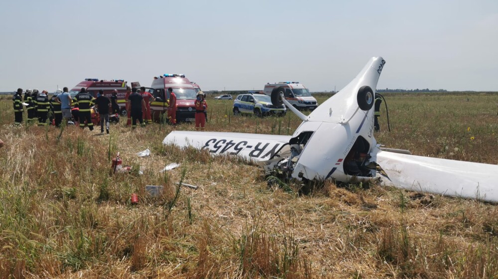 Un avion ușor s-a prăbușit în Chitila, două persoane au fost rănite. Pilotul s-a mai prăbușit o dată, în 2014 VIDEO - Imaginea 3
