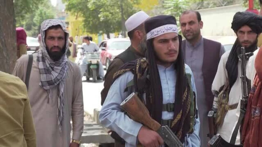 O jurnalistă CNN s-a aventurat pe străzile din Kabul, printre talibani. Ce i-au spus soldații - Imaginea 13