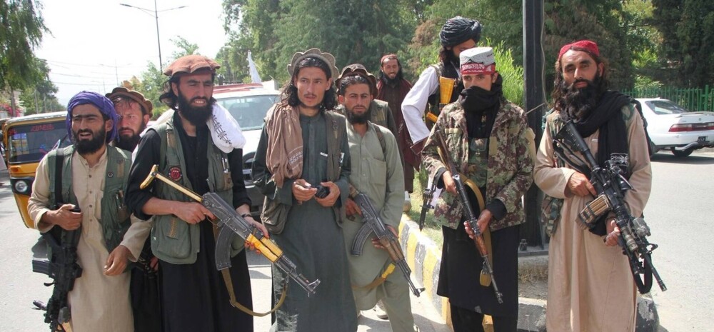 Talibanii sărbătoresc plecarea trupelor americane din Afganistan, sfârşitul unui război devastator de 20 de ani - Imaginea 6