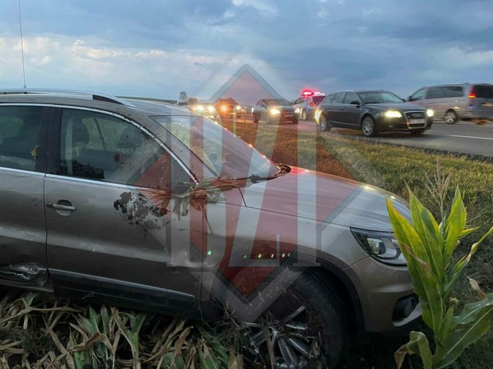 O persoană a murit, iar alte opt au fost rănite grav într-un accident produs pe DN 28, la Lețcani. FOTO - Imaginea 4