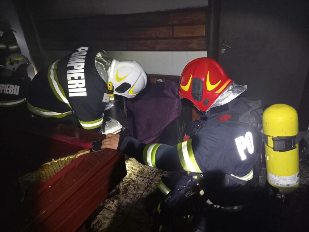 Incendiu la o pensiune din Vâlcea. Zeci de copii au avut nevoie de îngrijiri medicale | GALERIE FOTO - Imaginea 1