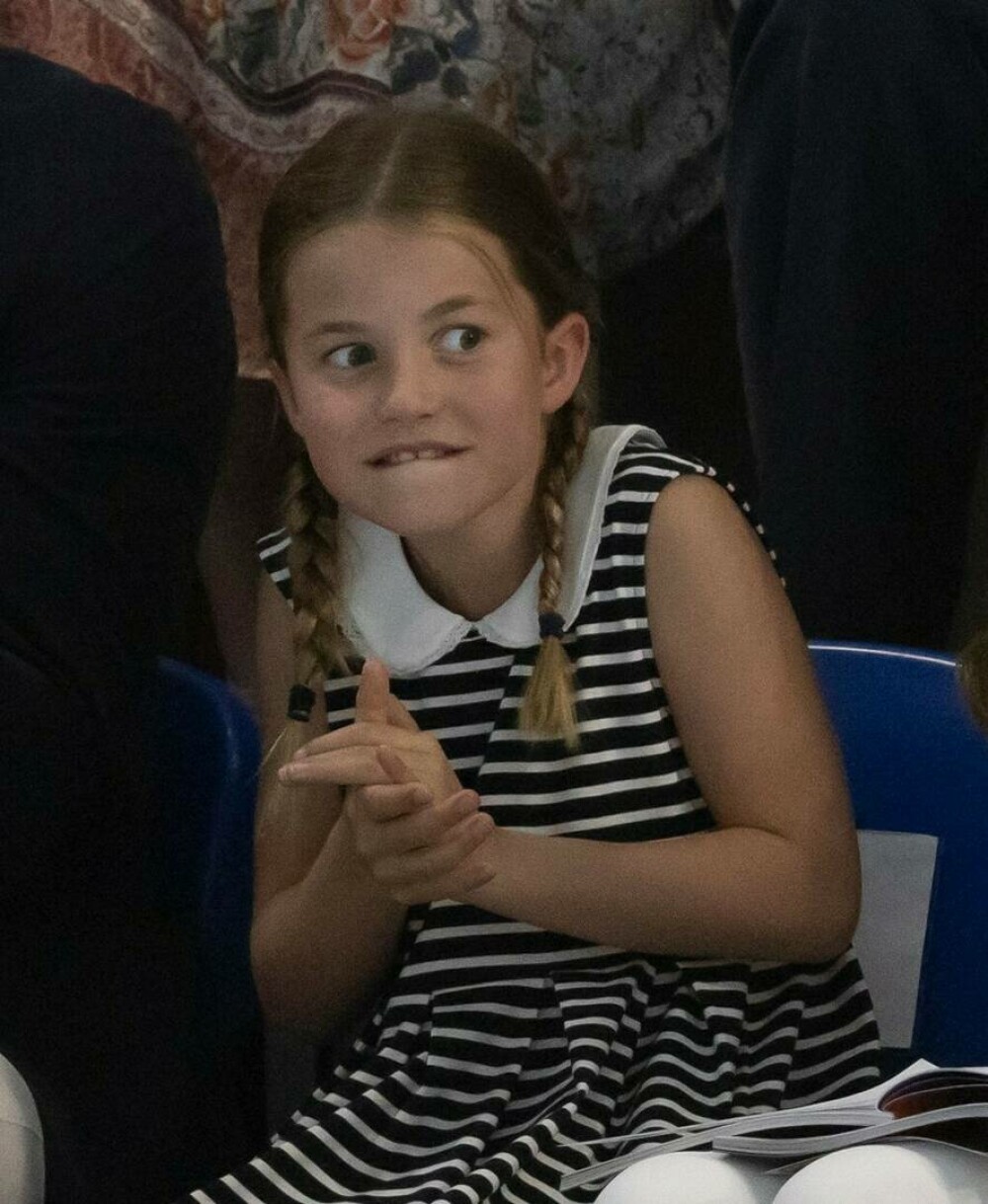 Prinţesa Charlotte, surprinsă la Jocurile Commonwealth. Prima apariţie oficială fără fraţii ei a devenit virală. GALERIE FOTO - Imaginea 4