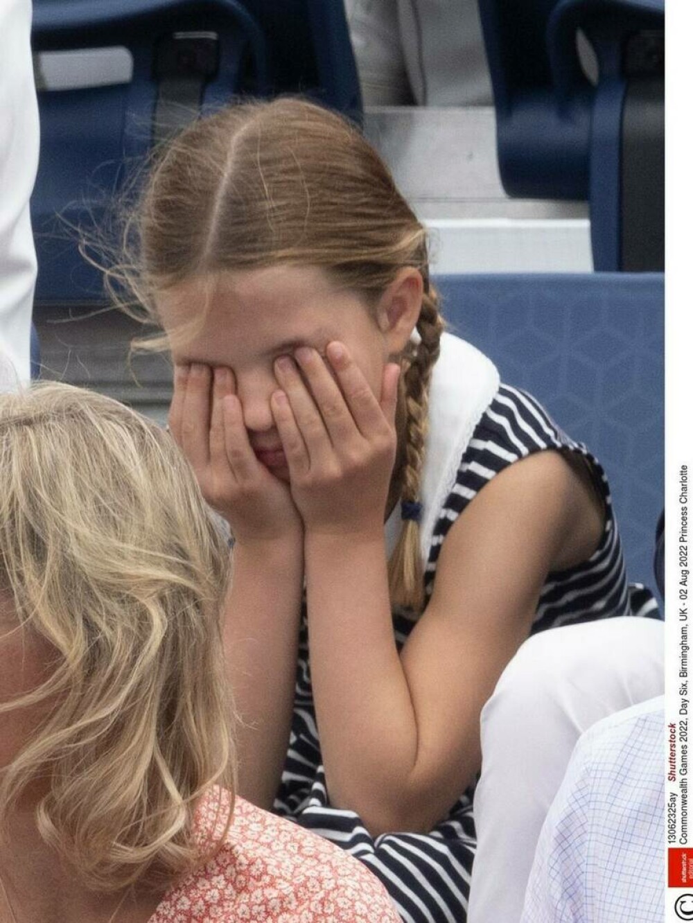 Prinţesa Charlotte, surprinsă la Jocurile Commonwealth. Prima apariţie oficială fără fraţii ei a devenit virală. GALERIE FOTO - Imaginea 6