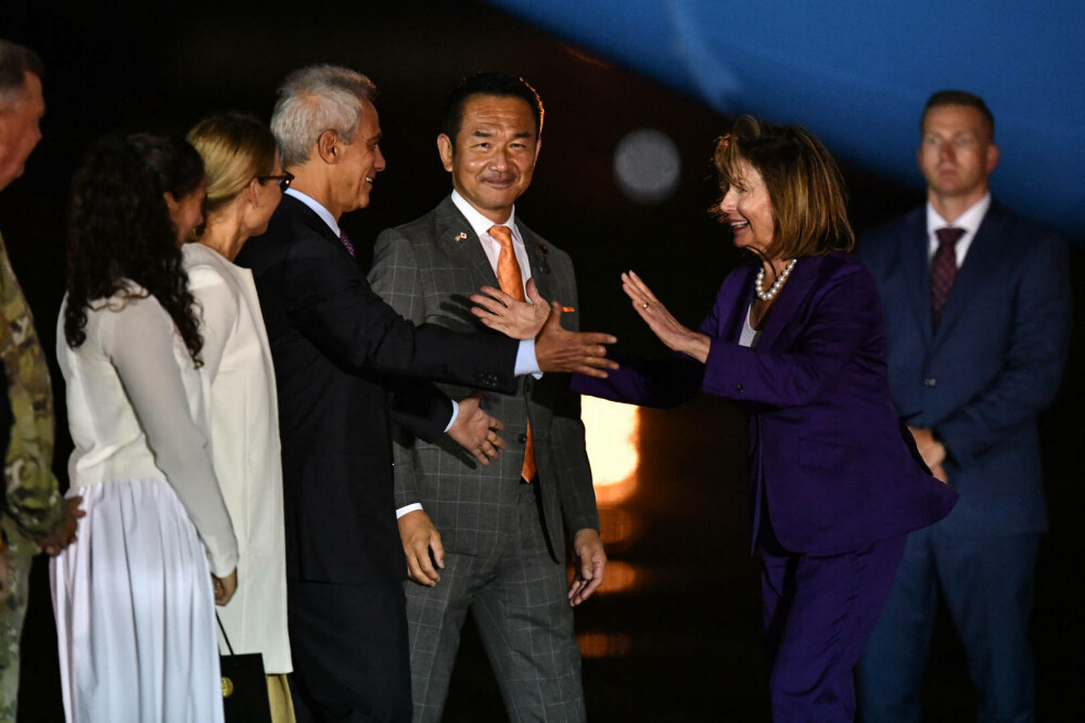 GALERIE FOTO Nancy Pelosi a aterizat în Japonia, etapa finală a turneului său asiatic - Imaginea 4