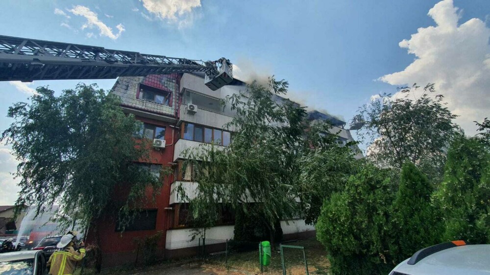 Incendiu la mansarda unui bloc din Popești Leordeni. Ce s-a întâmplat cu apartamentele și locatarii lor - Imaginea 2