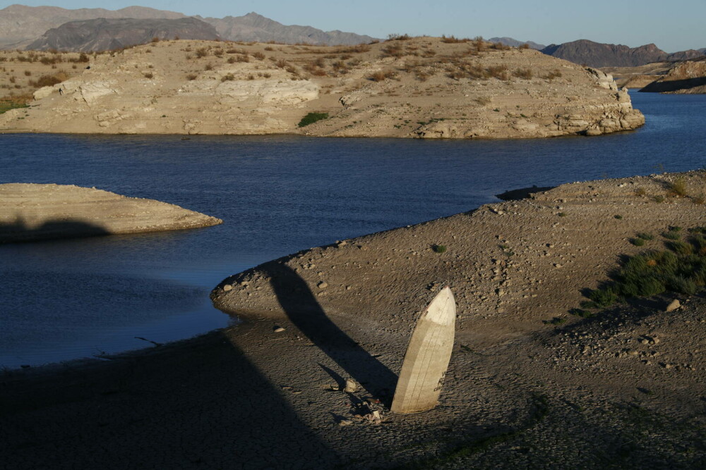 Nouă descoperire macabră după secarea Lacului Mead din SUA. Este a patra de acest fel în ultimele patru luni - Imaginea 11