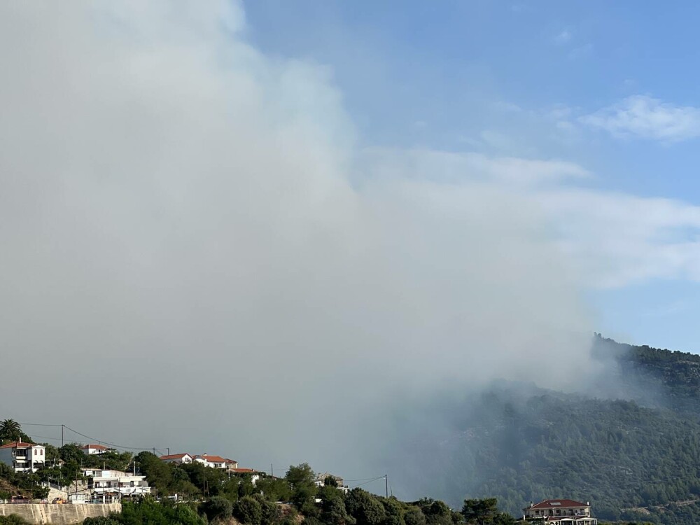 Incendiu uriaș în Thassos, în apropiere de o plajă frecventată de foarte mulţi turişti români - Imaginea 3