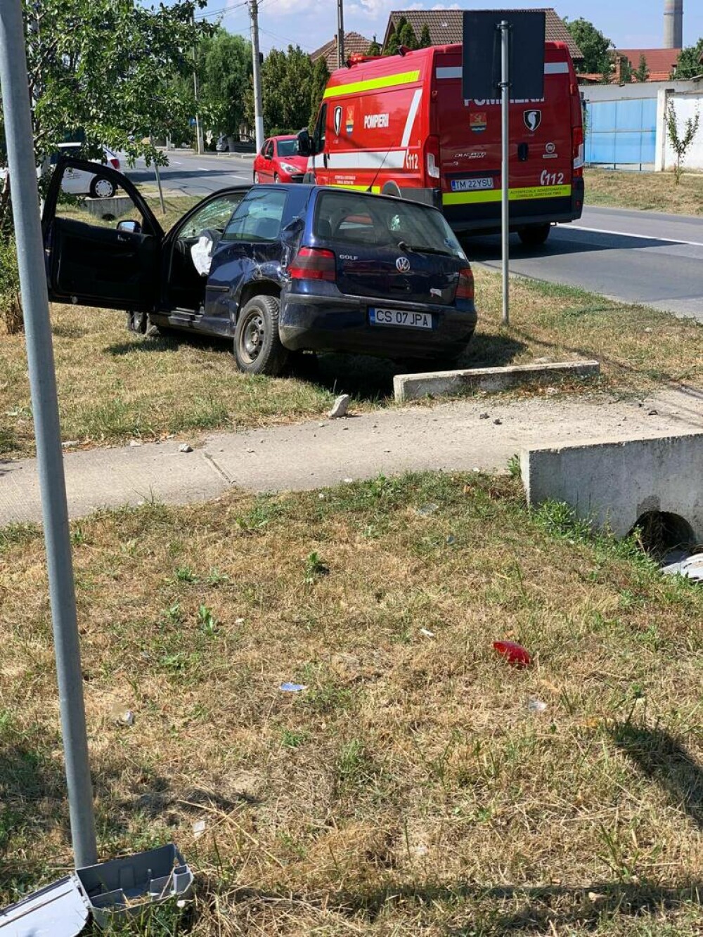 VIDEO Accident între două mașini, lângă Timișoara. Ambii șoferi erau băuți | GALERIE FOTO - Imaginea 6