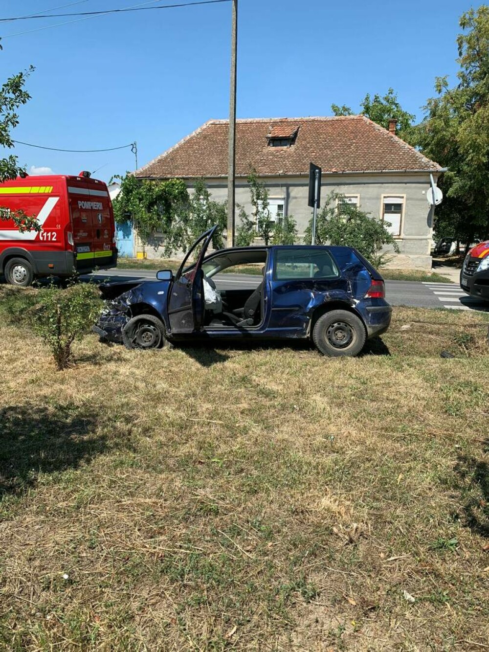 VIDEO Accident între două mașini, lângă Timișoara. Ambii șoferi erau băuți | GALERIE FOTO - Imaginea 4