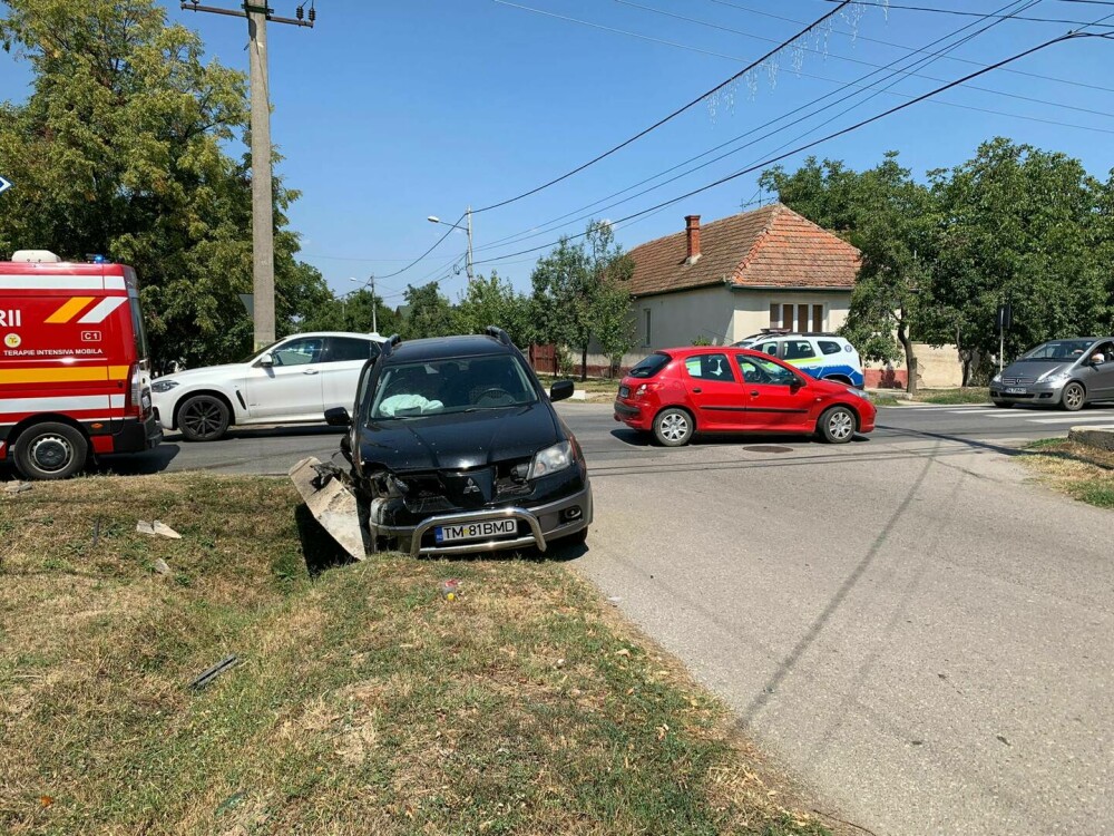 VIDEO Accident între două mașini, lângă Timișoara. Ambii șoferi erau băuți | GALERIE FOTO - Imaginea 2