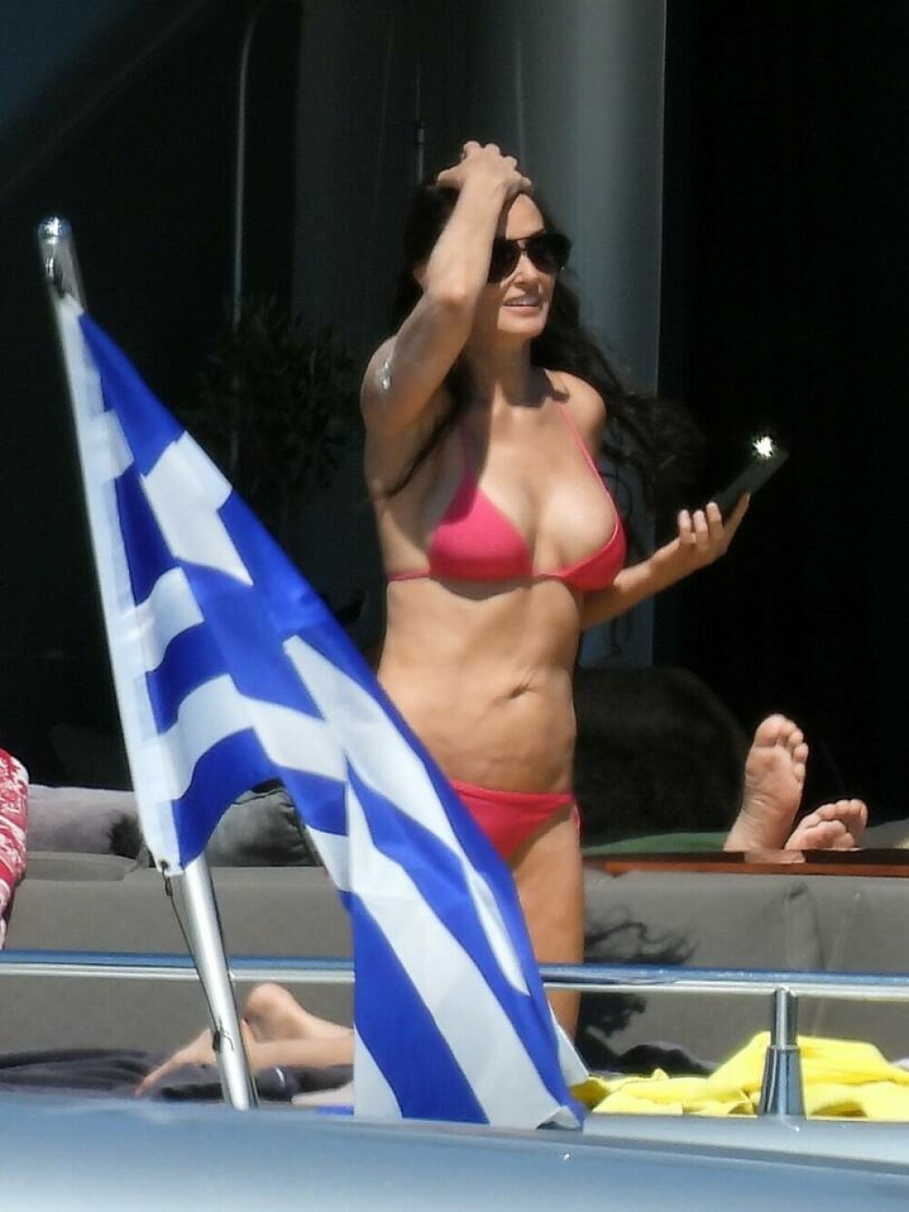 GALERIE FOTO Demi Moore, în vacanță în Grecia. Actrița de 59 de ani a fost surprinsă în costum de baie pe un iaht - Imaginea 10