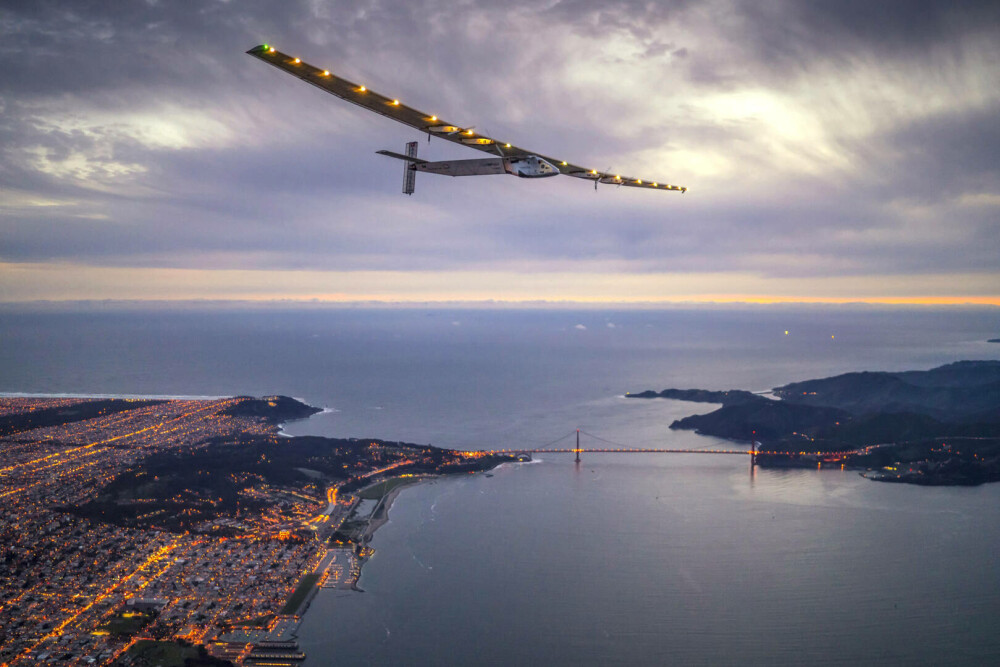 Solar Impulse 2, avionul alimentat cu energie solară care poate rămâne în aer chiar și luni de zile | GALERIE FOTO - Imaginea 8
