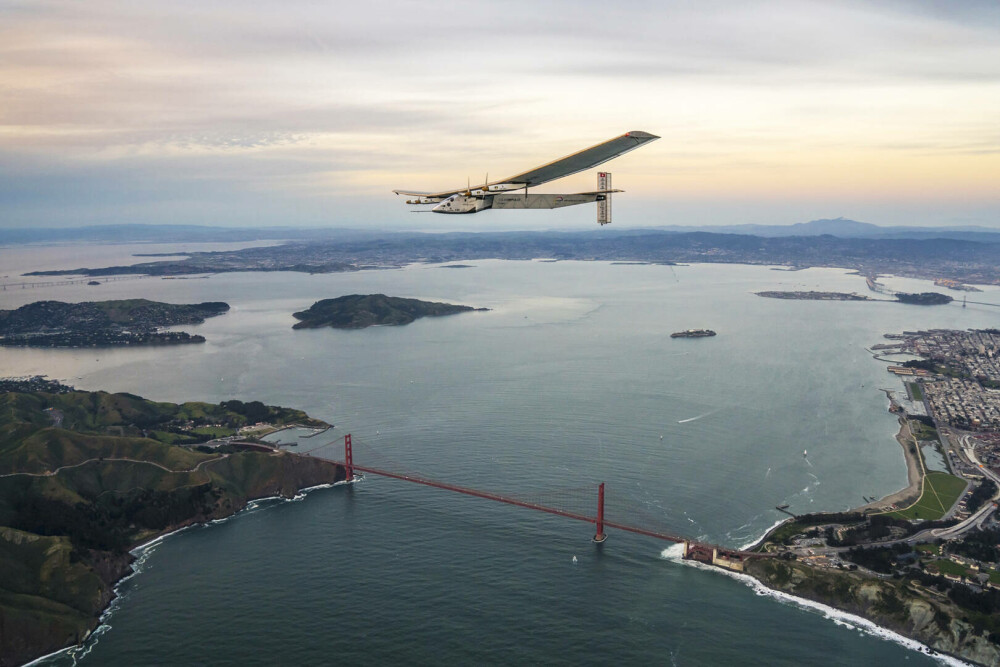 Solar Impulse 2, avionul alimentat cu energie solară care poate rămâne în aer chiar și luni de zile | GALERIE FOTO - Imaginea 3
