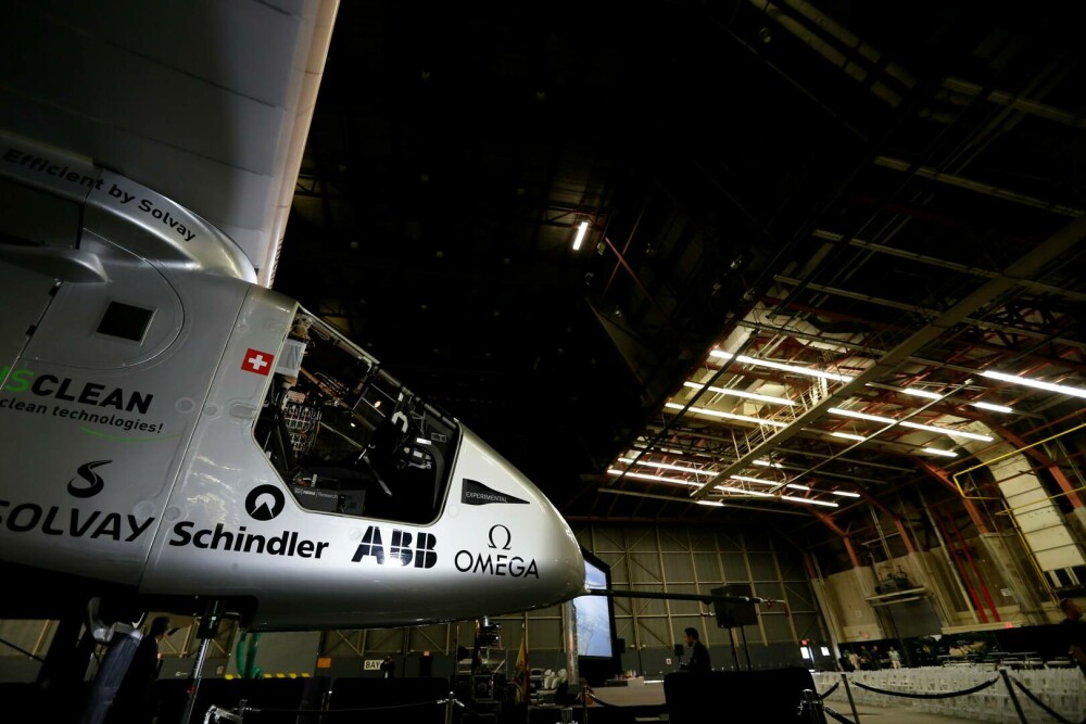 Solar Impulse 2, avionul alimentat cu energie solară care poate rămâne în aer chiar și luni de zile | GALERIE FOTO - Imaginea 5