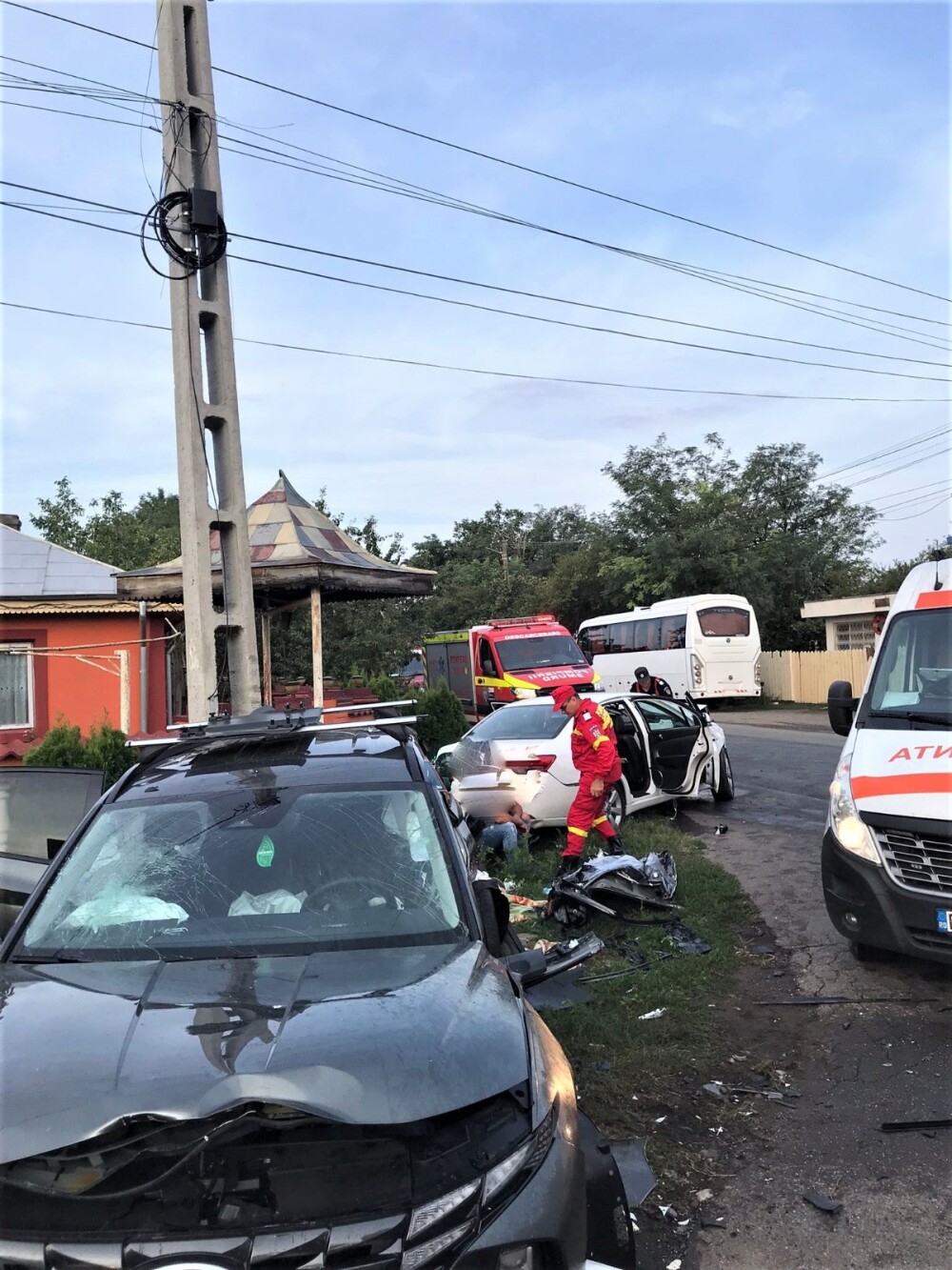 Accident grav în Buzău, cu un mort și șase răniți. Momentul tragediei a fost filmat | VIDEO - Imaginea 3