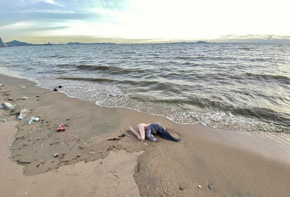 Mai mulți turiști credeau că au găsit pe plajă cadavrul unei femei și au alertat poliția. Ce era, de fapt, pe nisip - Imaginea 5