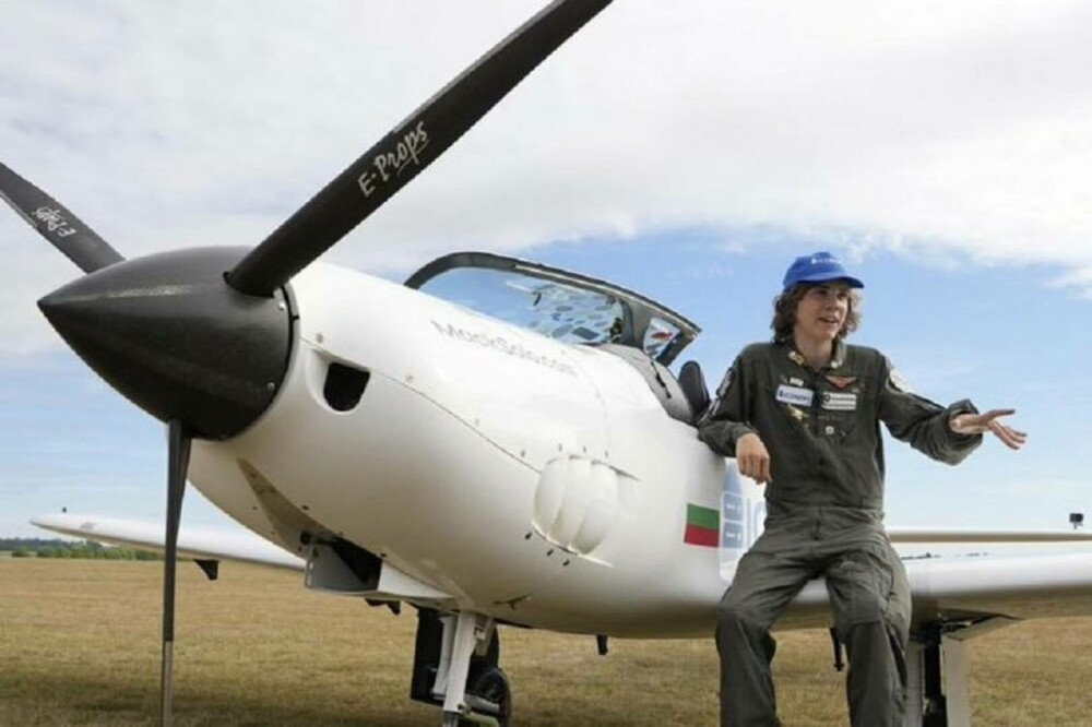 Un adolescent în vârstă de 17 ani a devenit cel mai tânăr om care a zburat singur în jurul lumii | GALERIE FOTO - Imaginea 1
