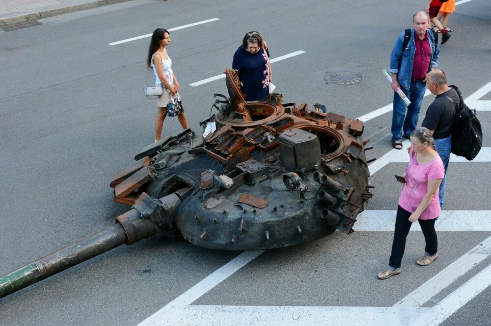 Ziua Independenței Ucrainei, marcată la Kiev printr-o expoziție cu echipament militar rusesc distrus | GALERIE FOTO - Imaginea 7